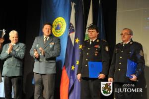 Andreju Trstenjaku zlati znak civilne zaščite 1